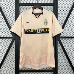 Retro Juv 03/04 Third Away