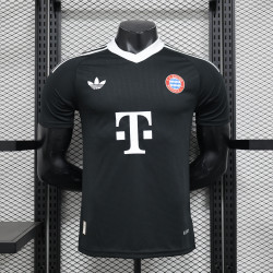 24/25 Player Bayern Munich Black Goalkeeper