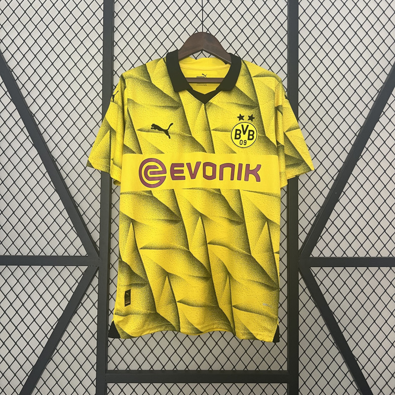 23/24 Dortmund third away